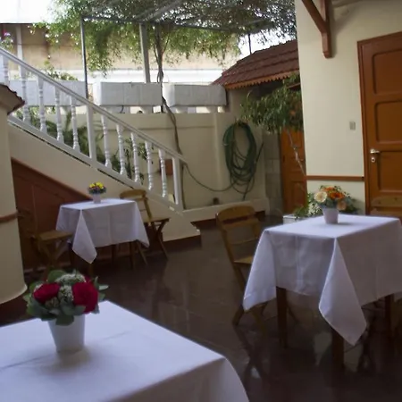 Medieval Rose Ξενοδοχείο 3*