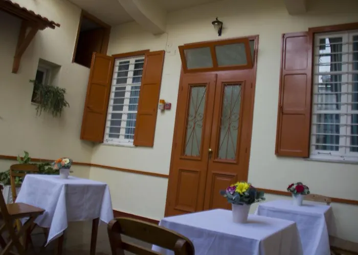 Medieval Rose עיר רודוס